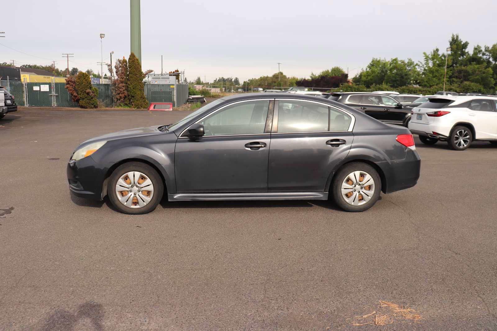 Used 2010 Subaru Legacy 2.5i AWD/4WD image 8