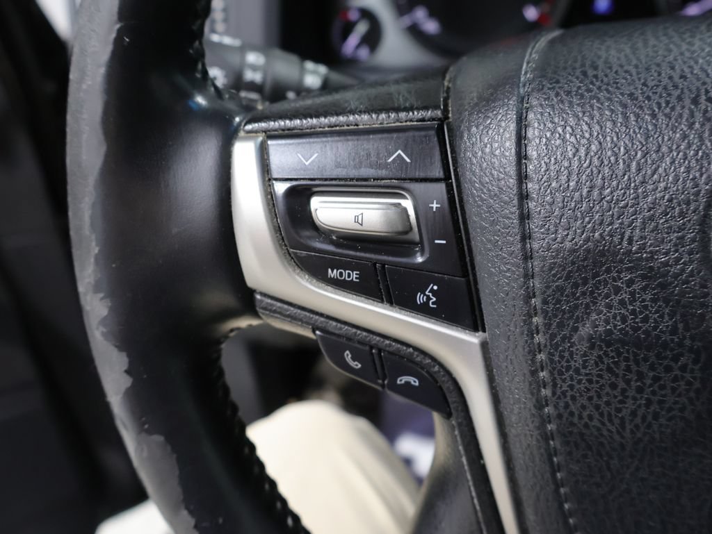 Used 2017 Toyota Land Cruiser AWD/4WD image 33