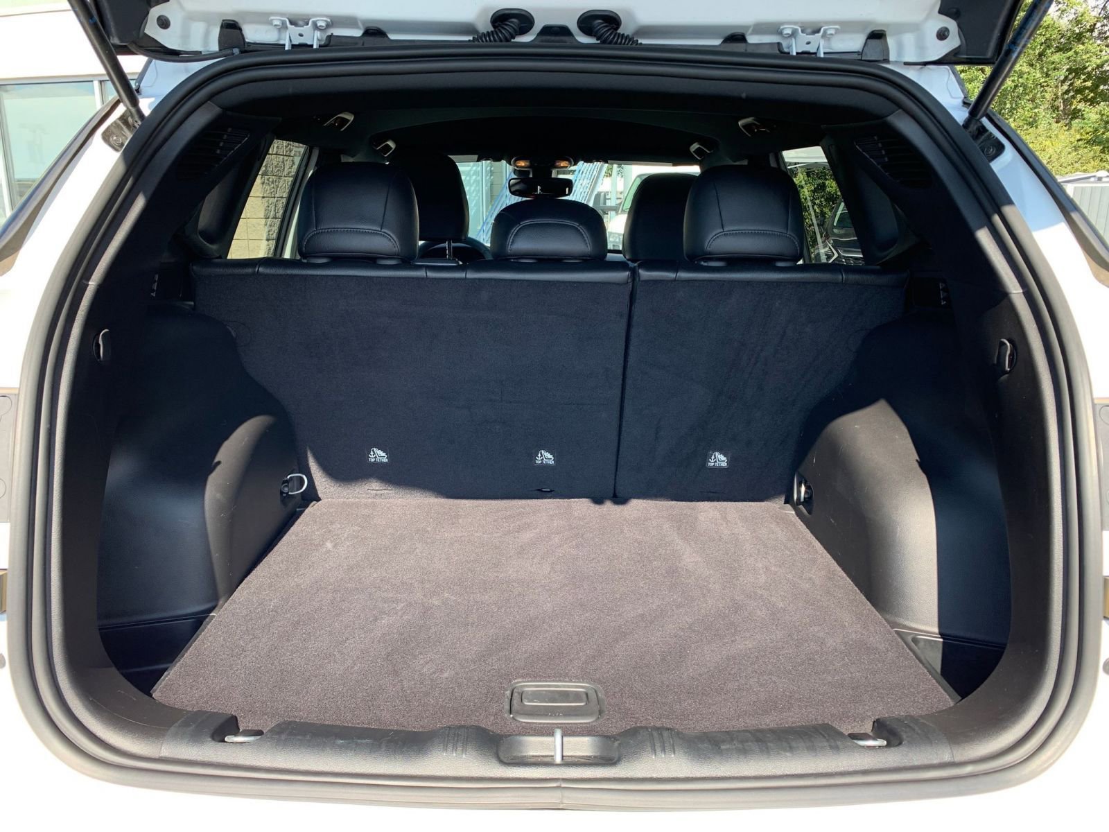 Used 2025 Jeep Compass Trailhawk image 30