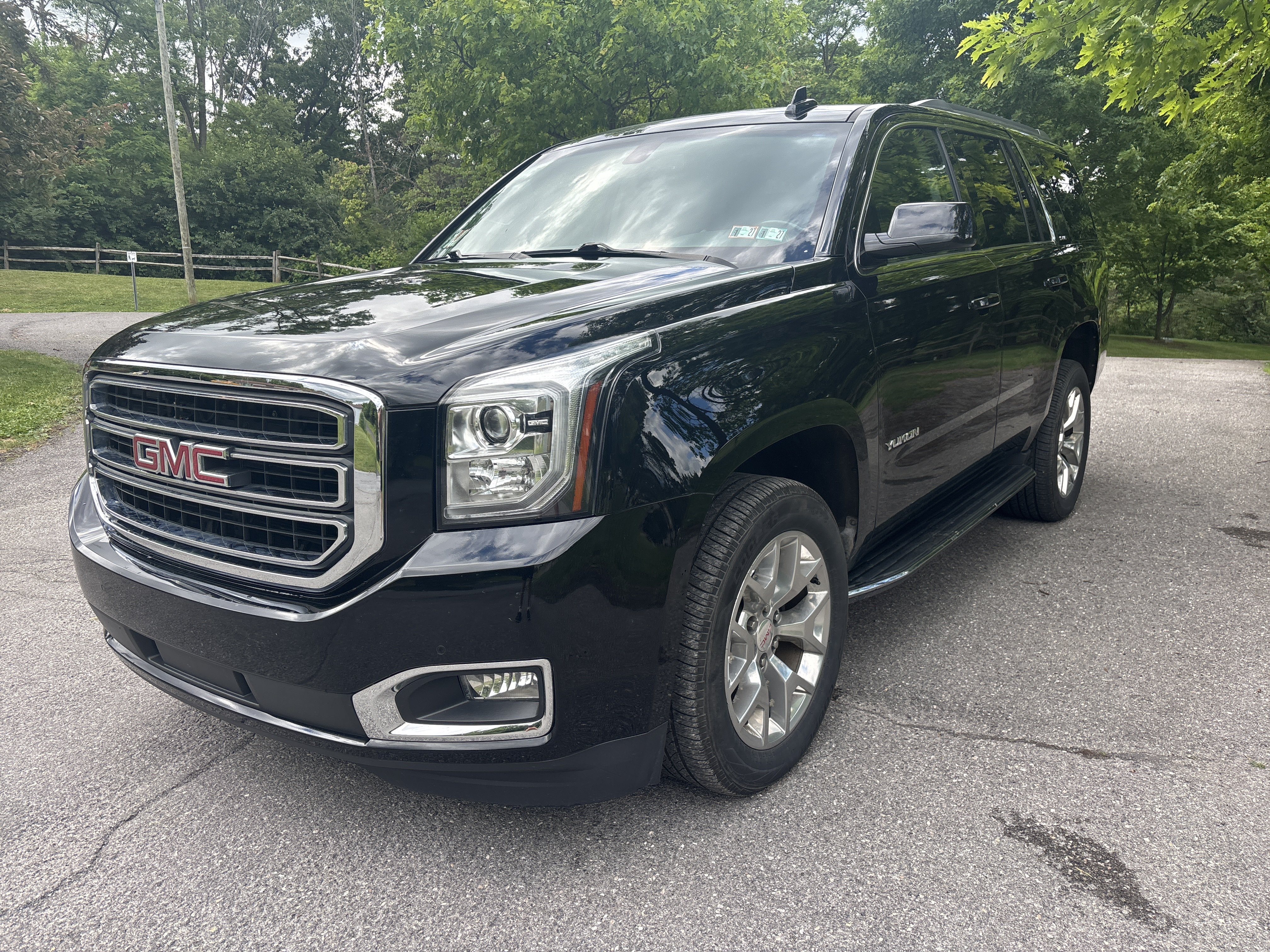 Used 2018 GMC Yukon SLE w/ SLE Value Package AWD/4WD image 8