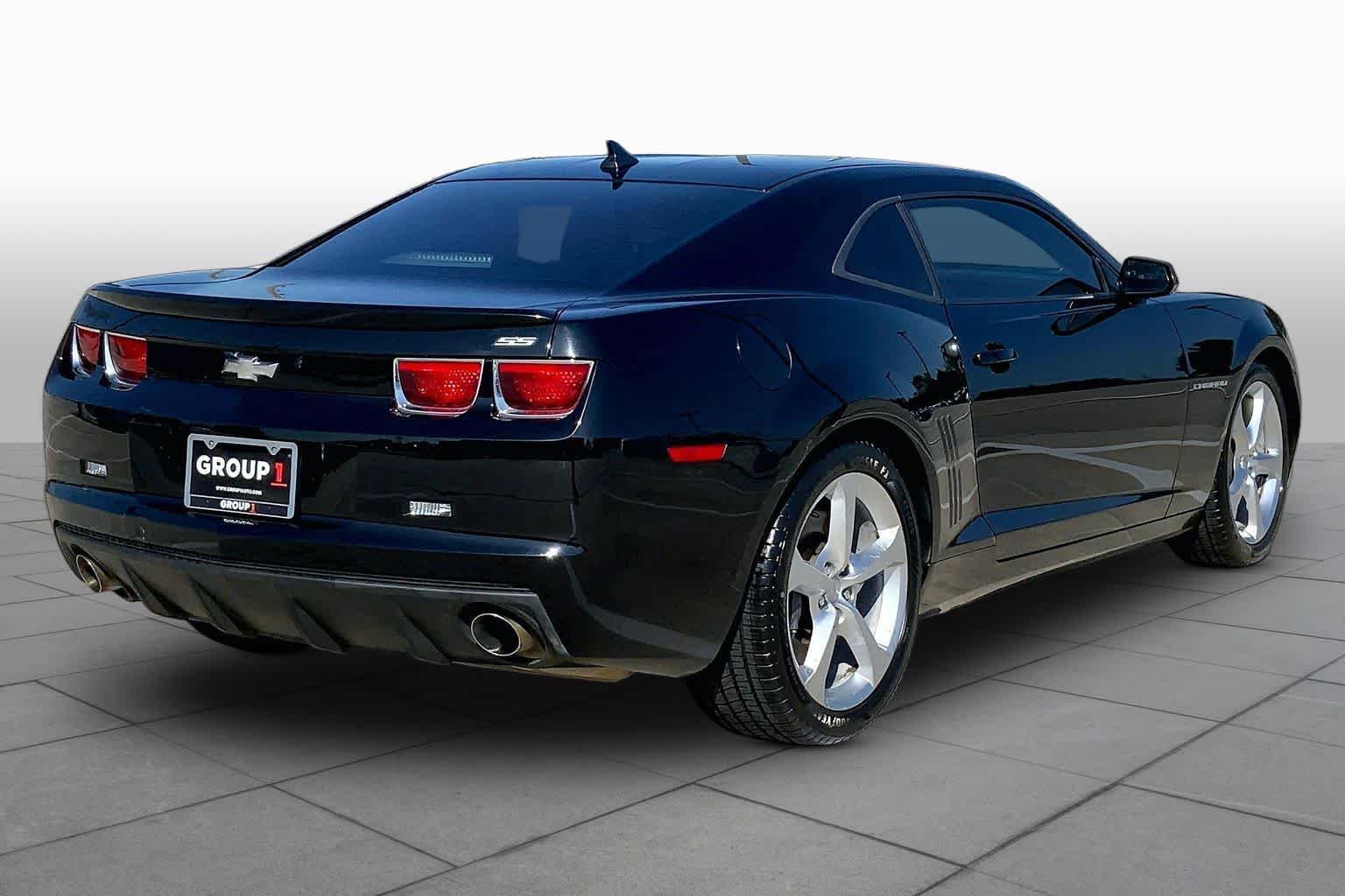 Used 2013 Chevrolet Camaro SS RWD image 12