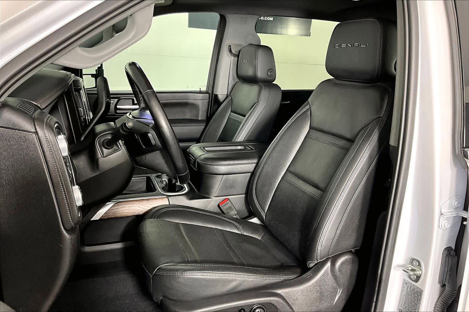 Used 2020 GMC Sierra 2500 Denali w/ Denali Ultimate Package image 9