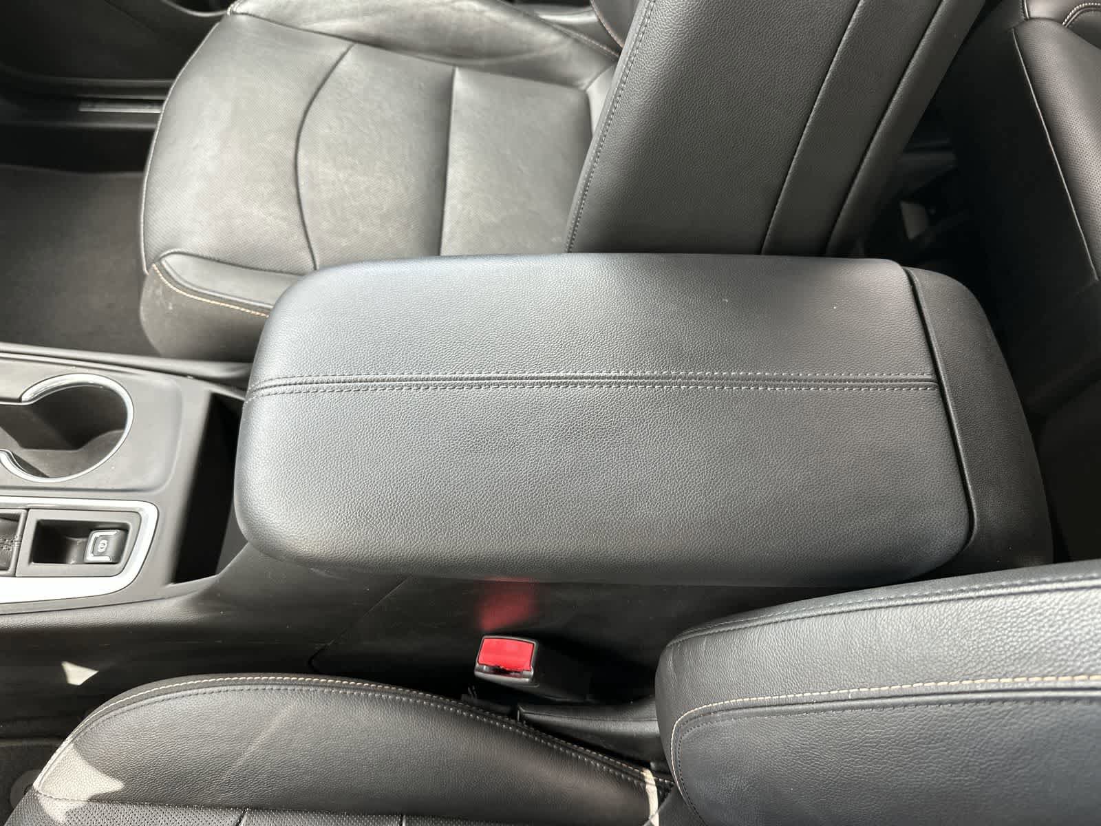 Used 2020 Chevrolet Equinox Premier FWD image 22