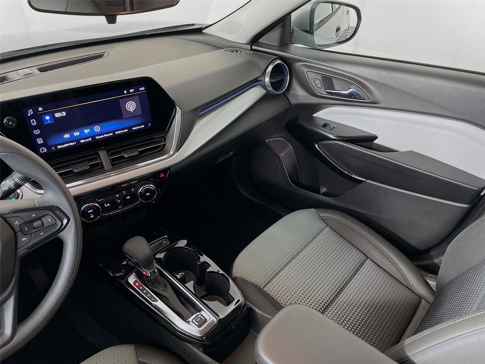 Used 2026 Chevrolet Trax LT image 24