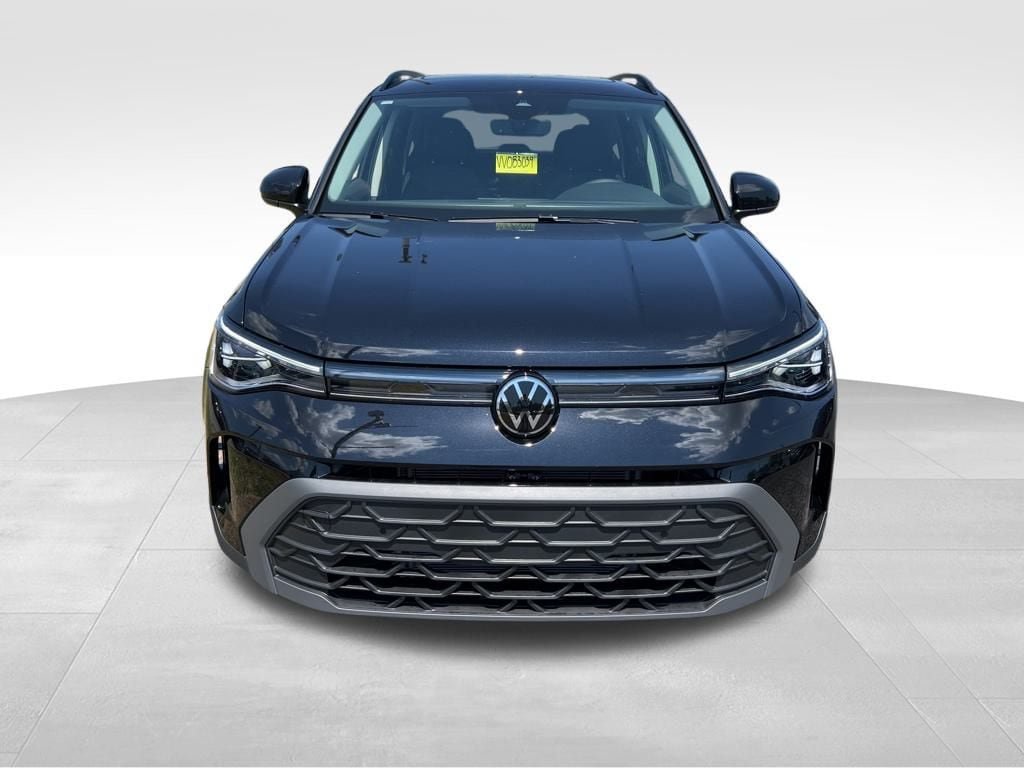 New 2025 Volkswagen Taos SE FWD image 3
