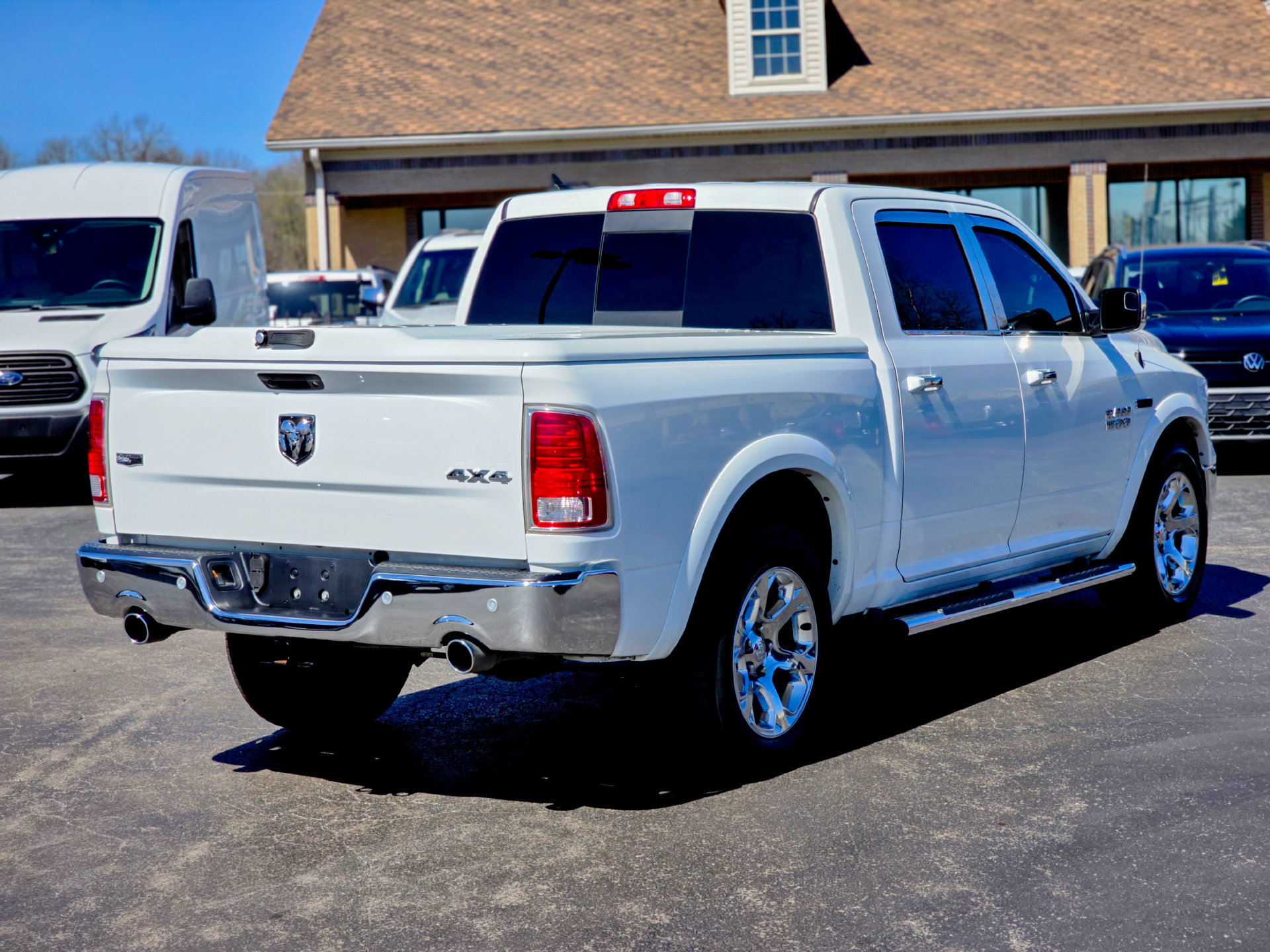 Used 2018 RAM 1500 Laramie w/ Convenience Group AWD/4WD image 12