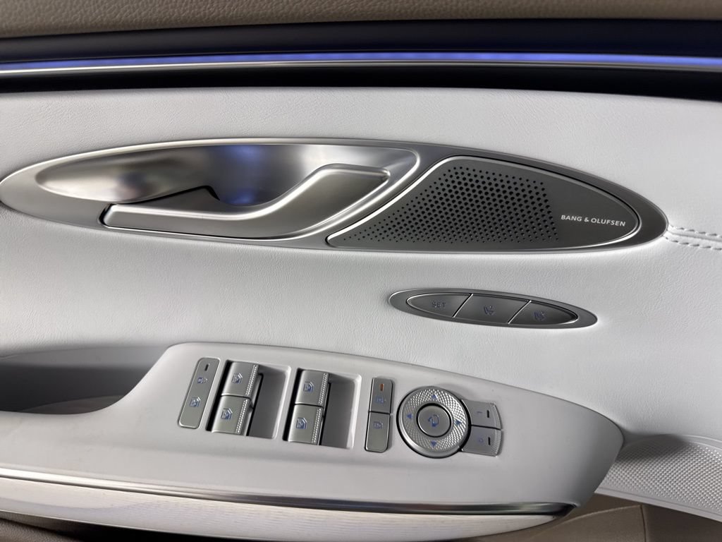 New 2026 Genesis GV70 2.5T Advanced AWD/4WD image 18