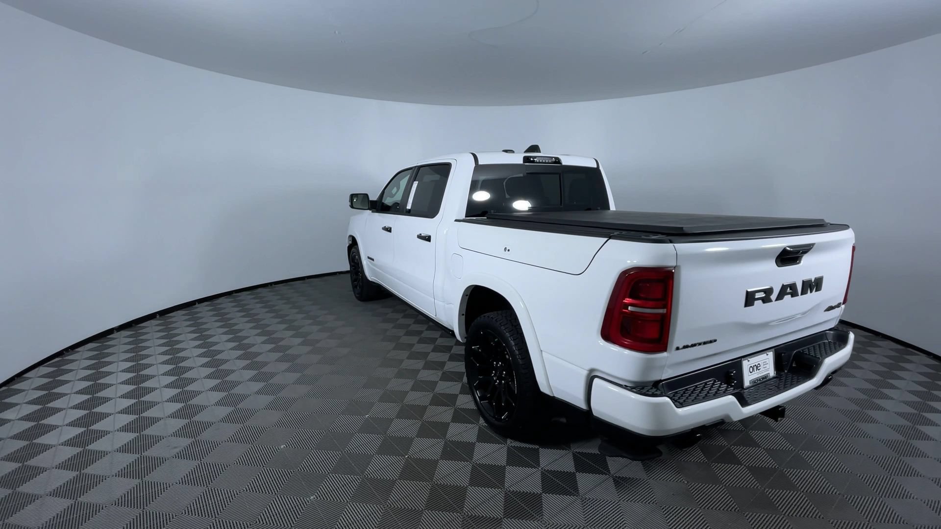 Used 2025 RAM 1500 Limited AWD/4WD image 7