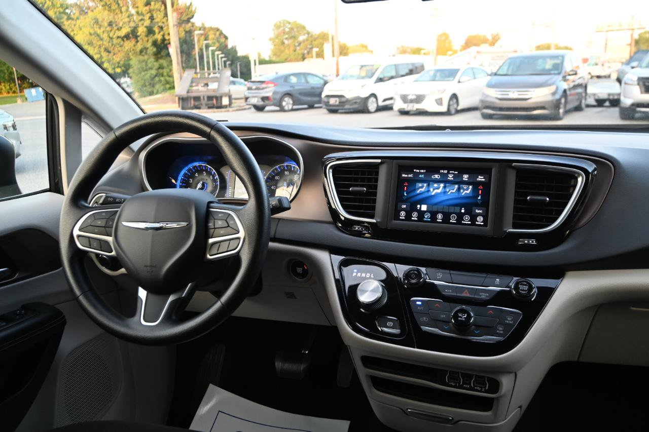 Used 2021 Chrysler Voyager LX FWD image 28