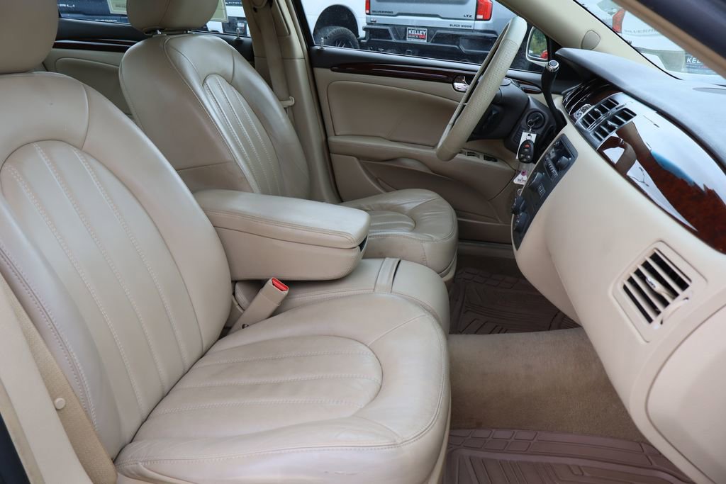 Used 2011 Buick Lucerne CXL image 22