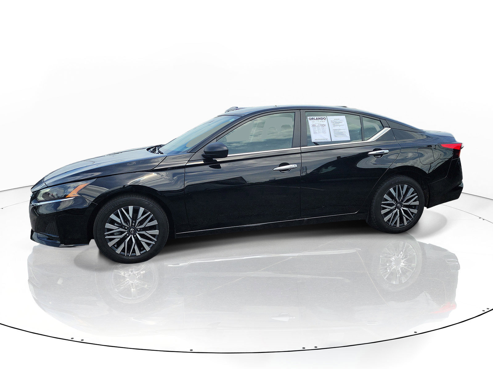 Used 2025 Nissan Altima 2.5 SV FWD image 4