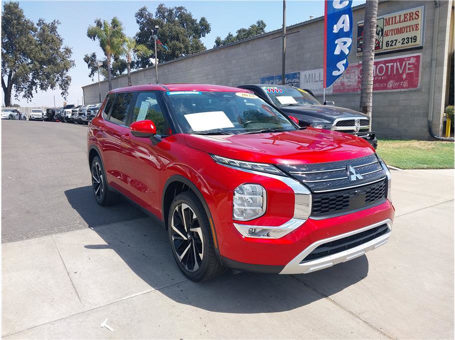 Used 2022 Mitsubishi Outlander SE FWD image 3