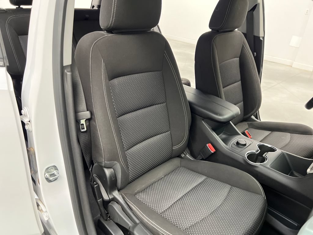 Used 2024 GMC Terrain SLE AWD/4WD image 28
