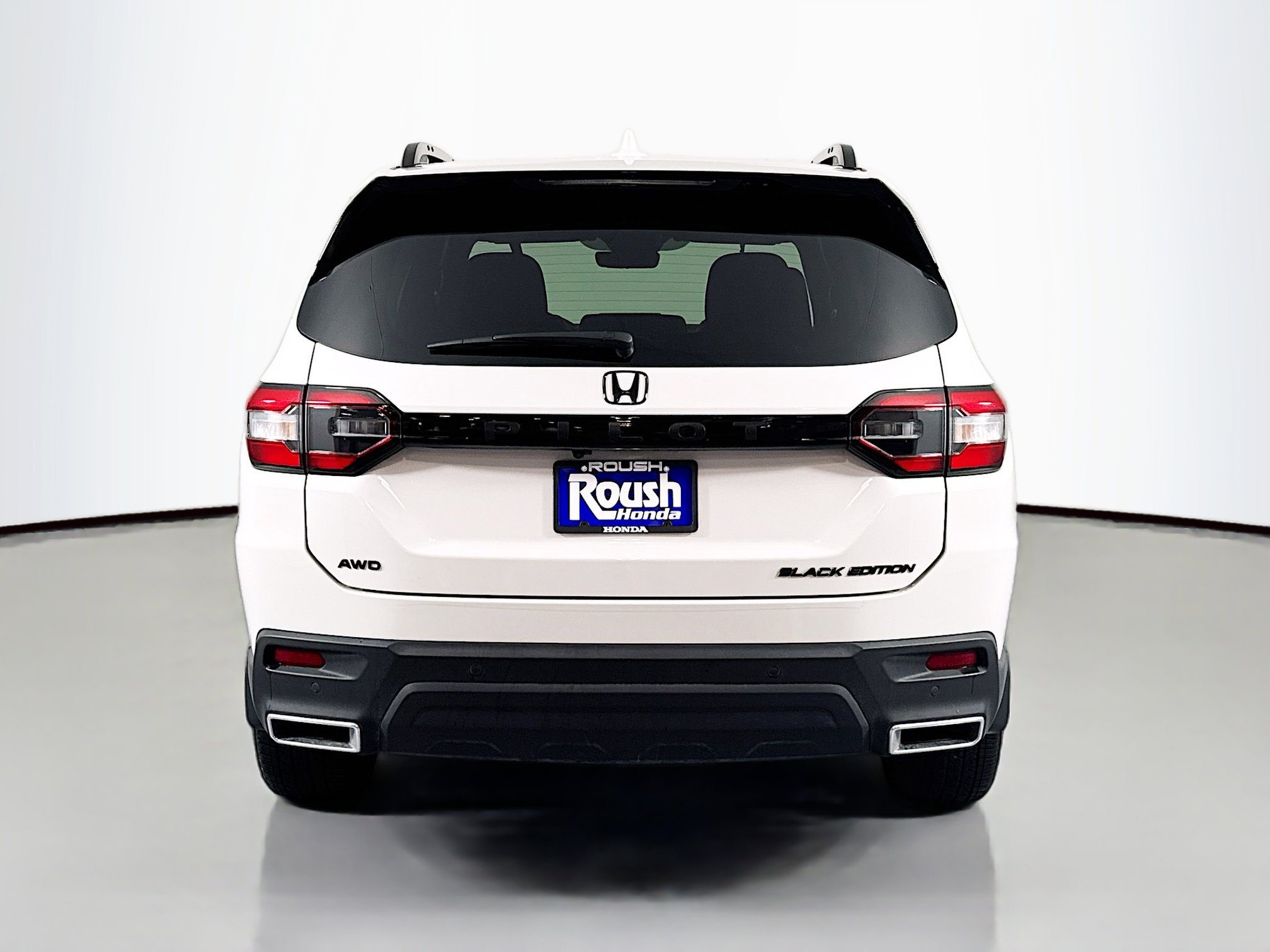 Certified 2025 Honda Pilot Black Edition image 6