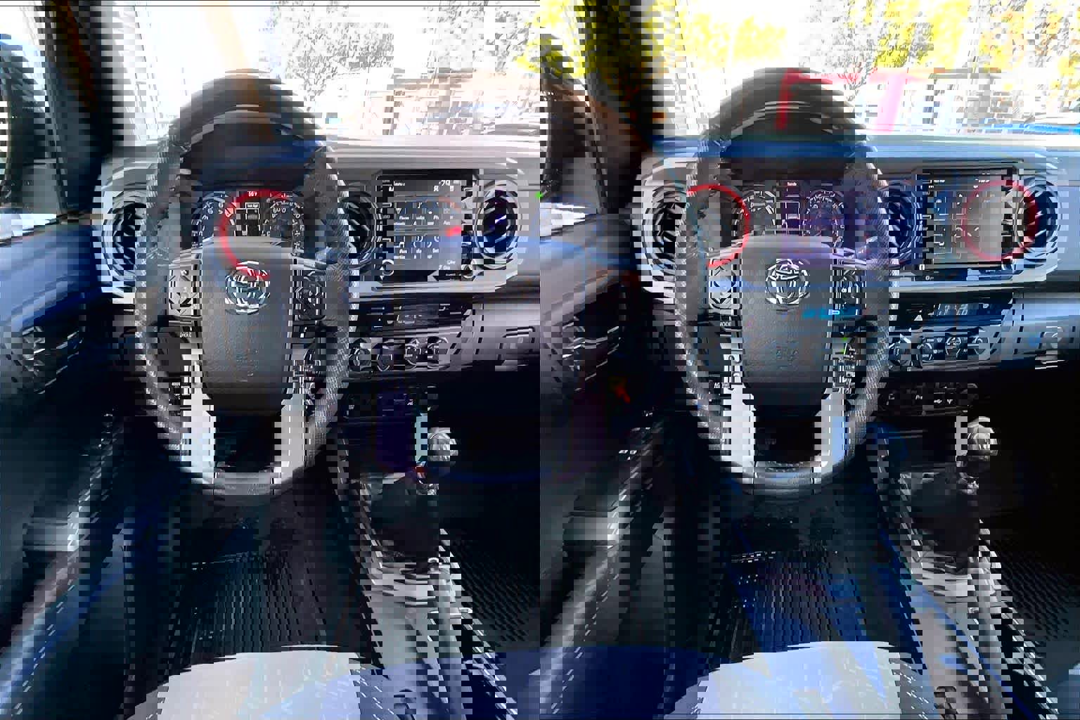 Used 2022 Toyota Tacoma TRD Sport w/ TRD Premium Sport Package image 6