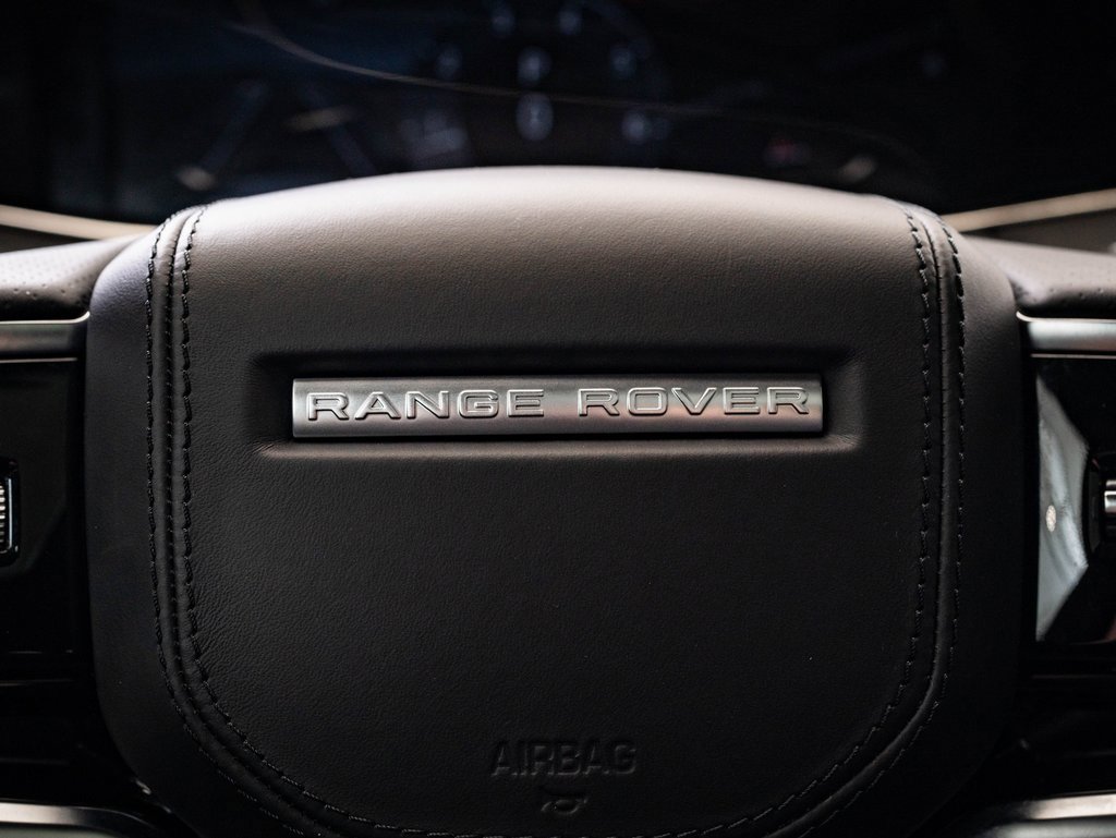 Used 2023 Land Rover Range Rover Evoque R-Dynamic SE image 30