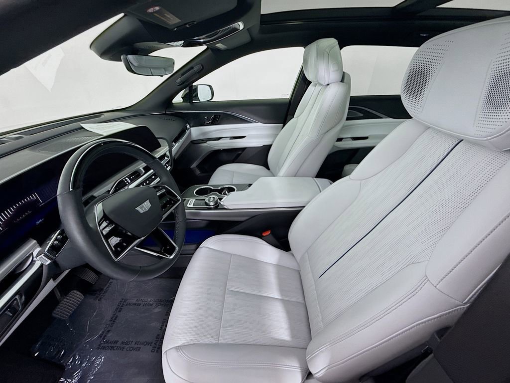 Used 2025 Cadillac Lyriq Sport image 5