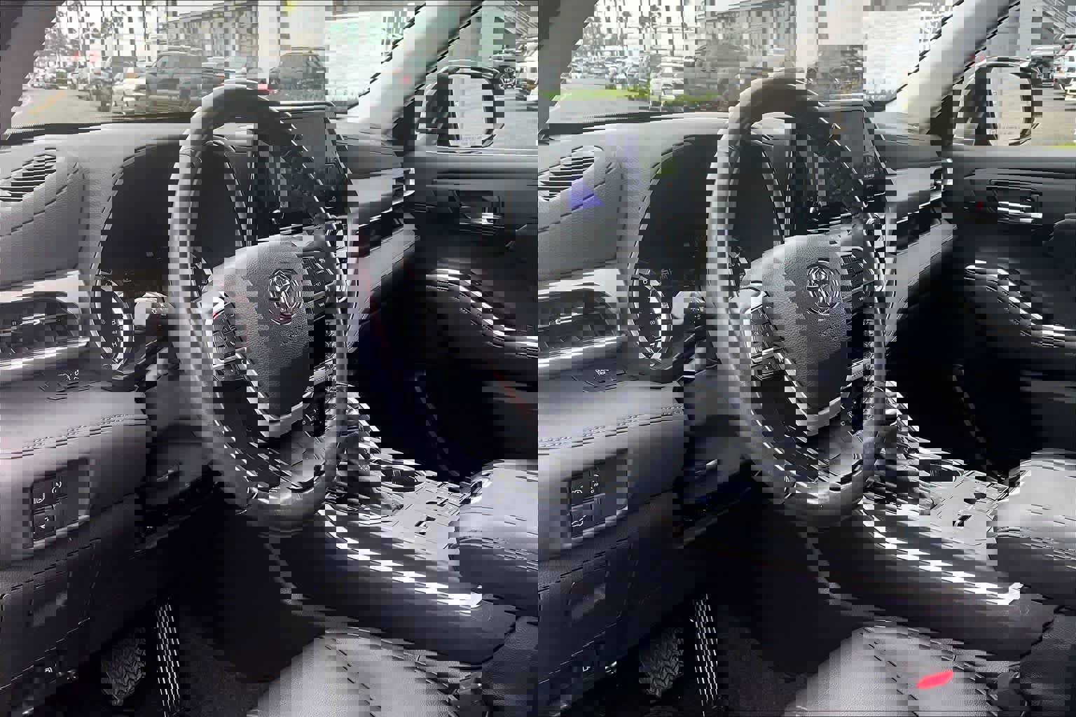 Used 2023 Toyota Highlander XLE image 17