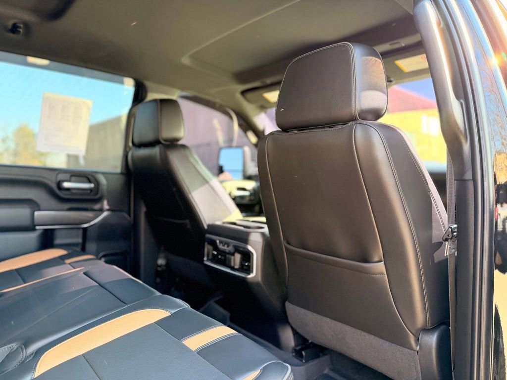 Used 2021 Chevrolet Silverado 2500 LTZ w/ Carhartt Edition AWD/4WD image 17