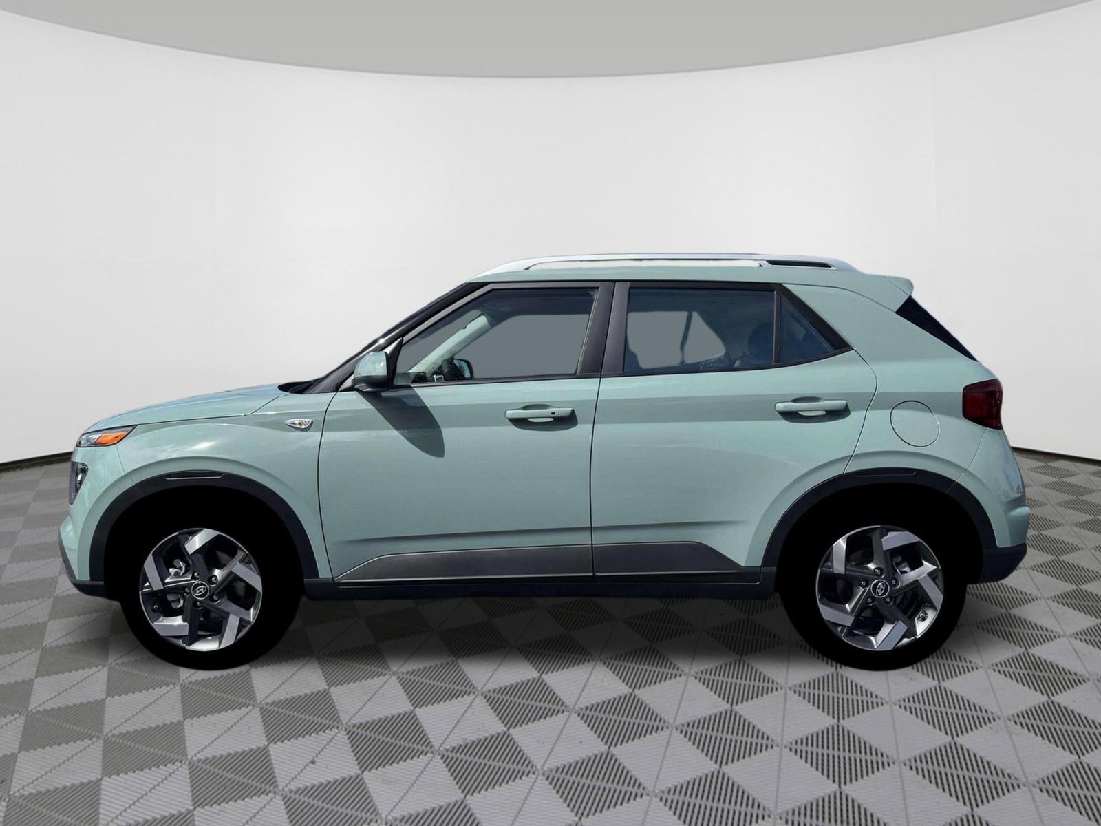 New 2026 Hyundai Venue SEL FWD image 3