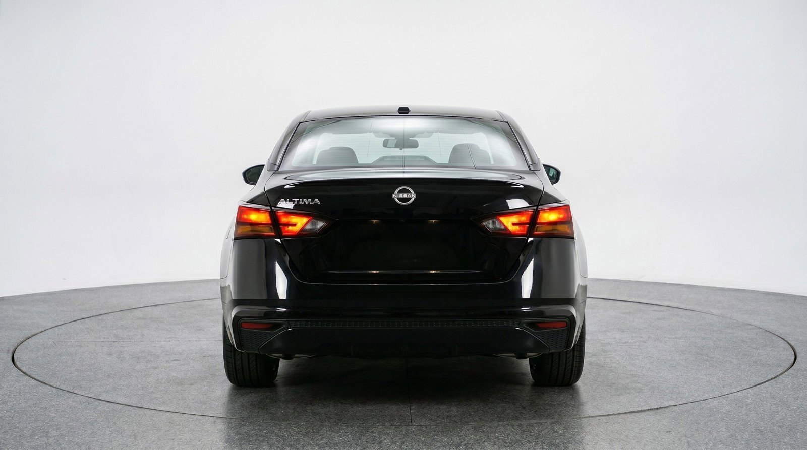 Used 2025 Nissan Altima 2.5 SV FWD image 7