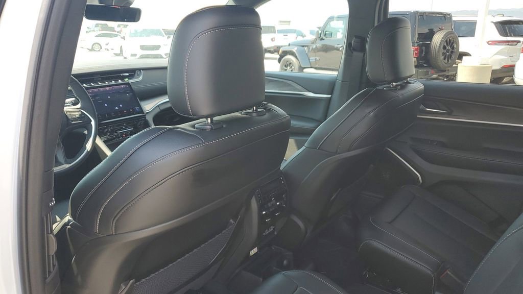 New 2025 Jeep Grand Cherokee L Limited w/ Black Appearance Package image 14