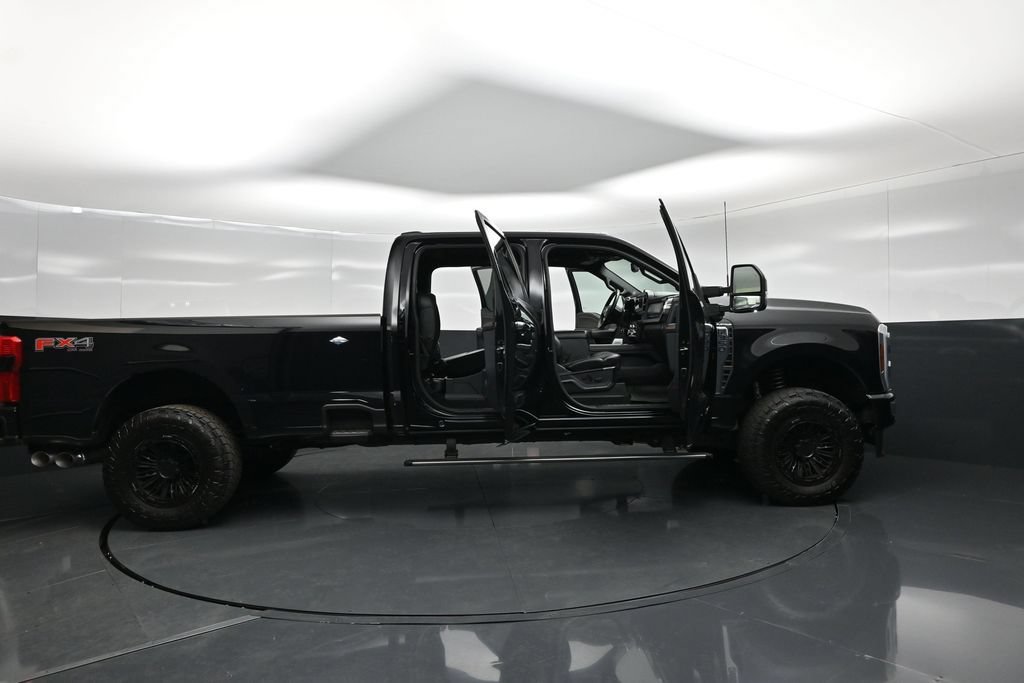 Used 2024 Ford F350 Platinum AWD/4WD image 4