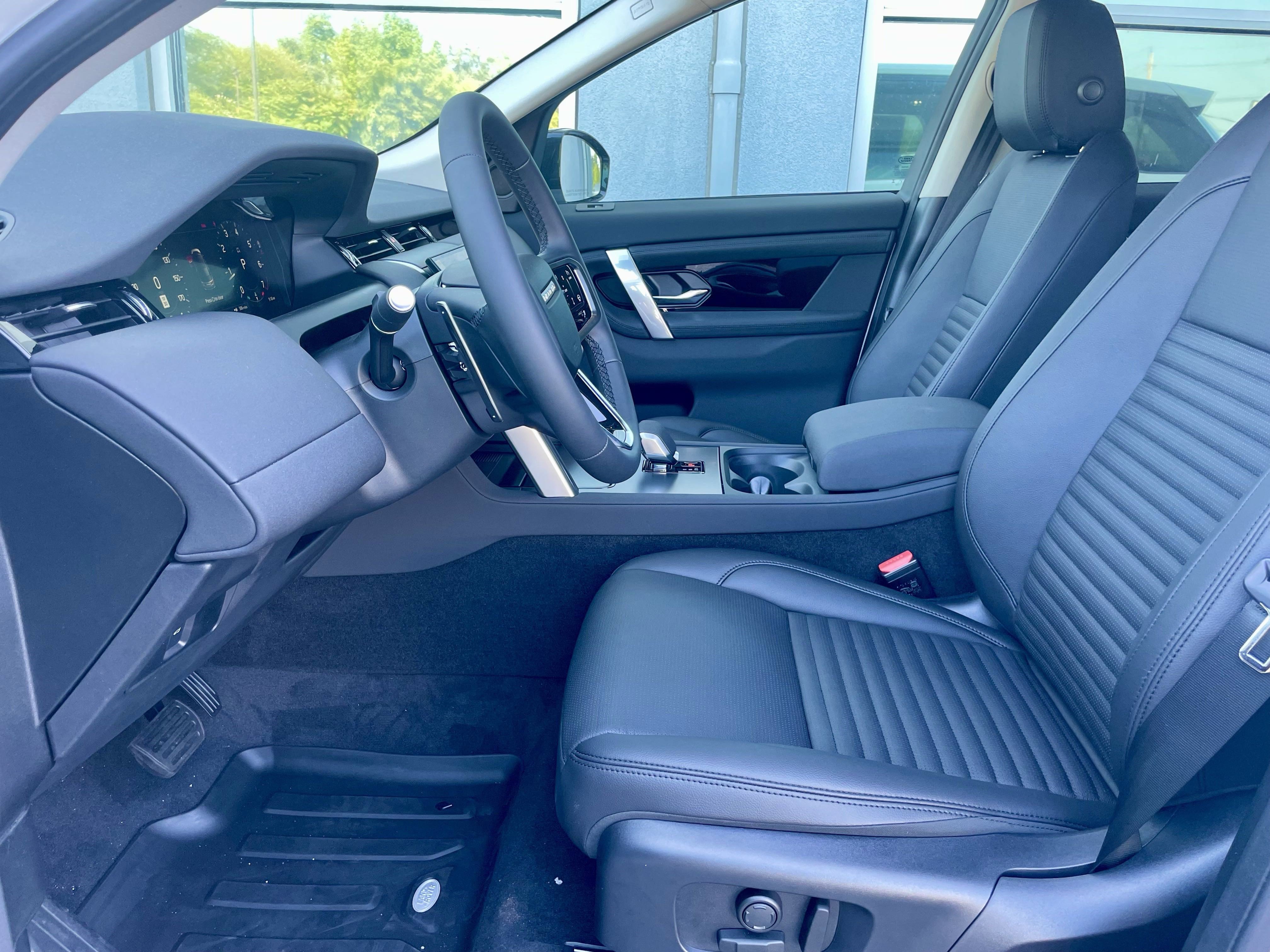 New 2025 Land Rover Discovery Sport S image 14