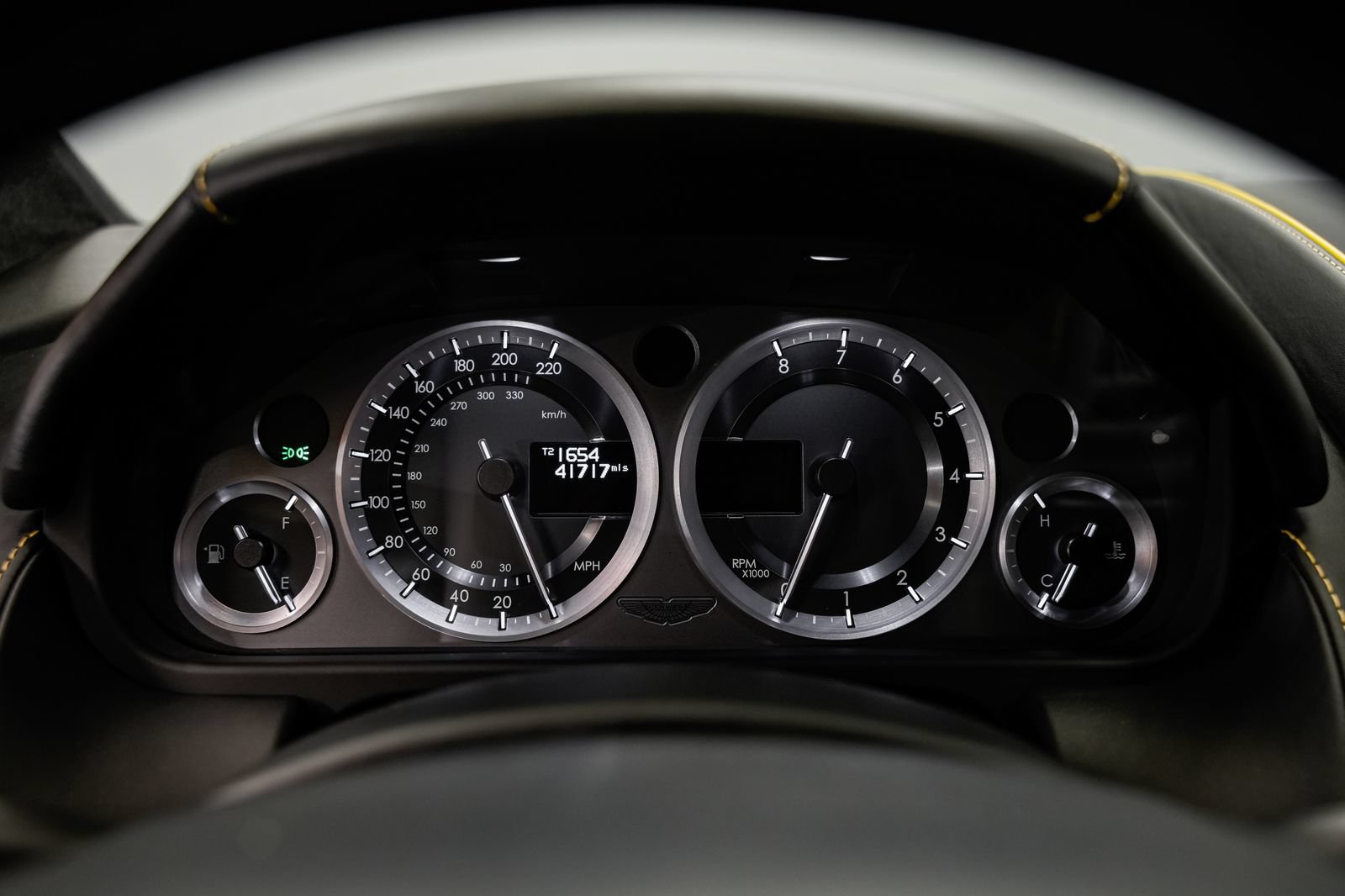 Used 2014 Aston Martin DB9 Coupe RWD image 11