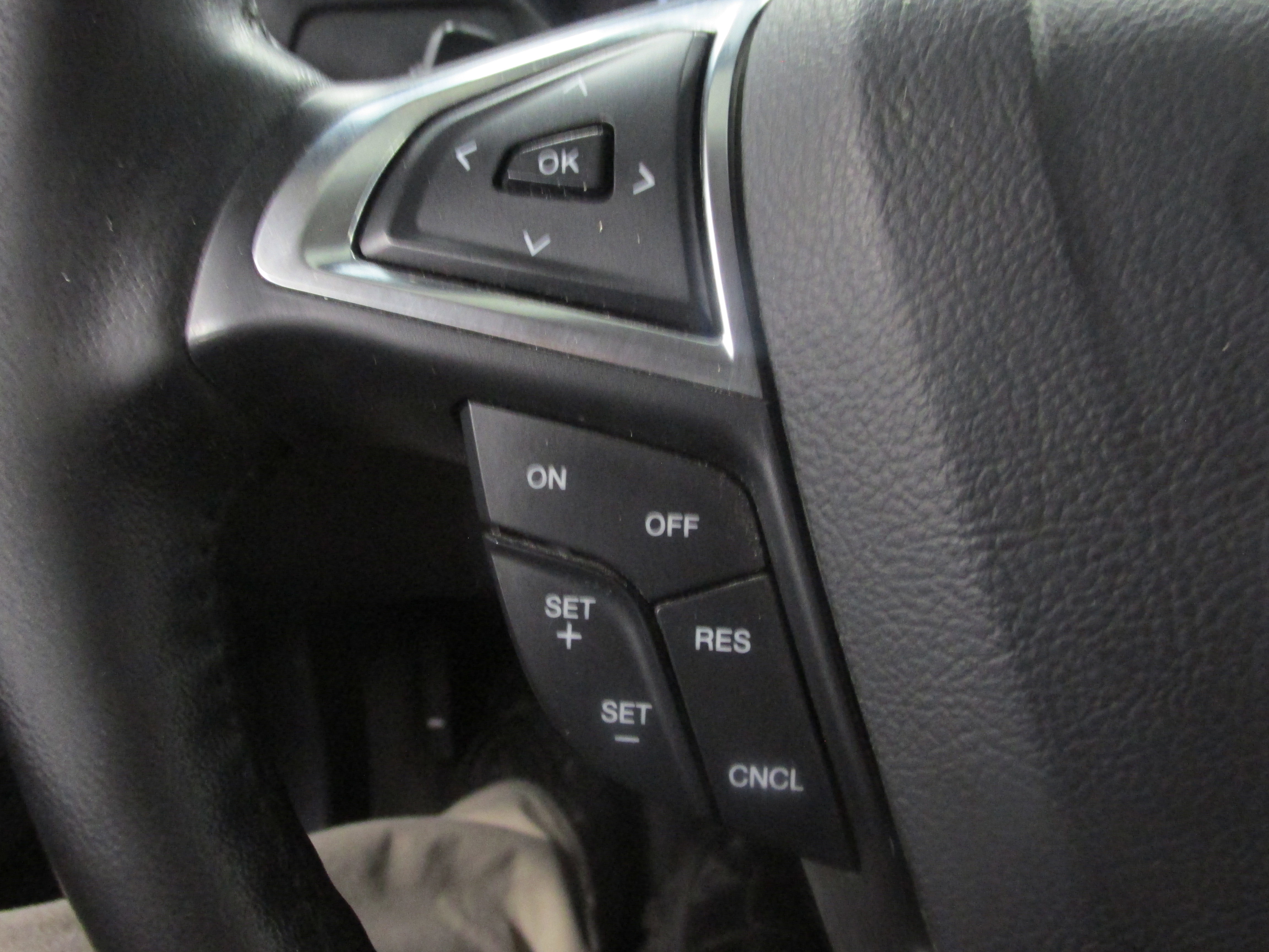 Used 2018 Ford Fusion SE w/ Equipment Group 201A FWD image 32