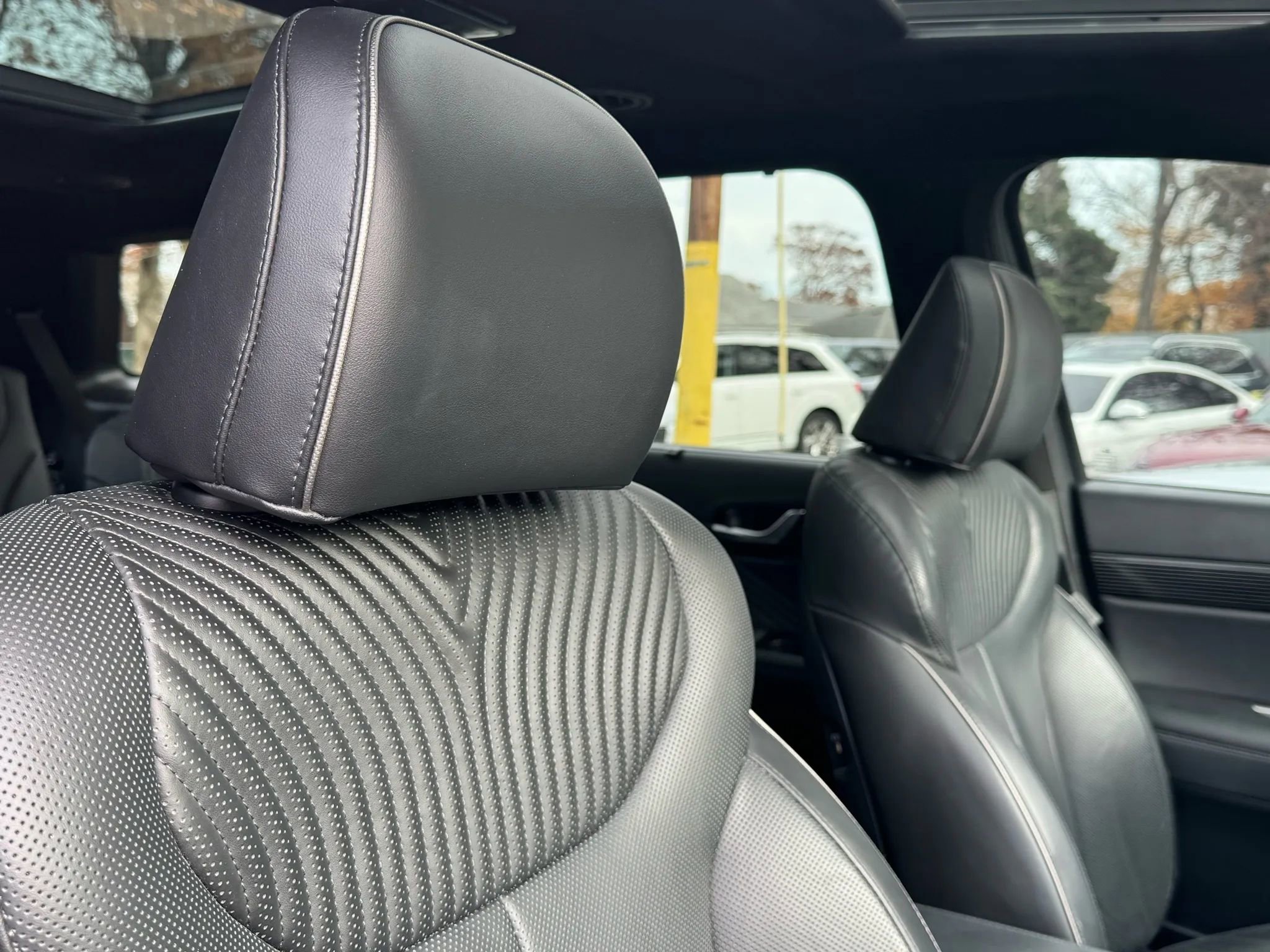 Used 2024 Hyundai Palisade Calligraphy image 24