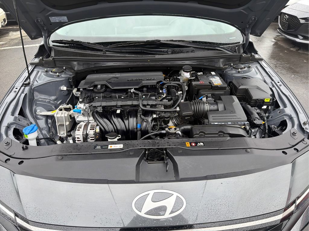 Certified 2025 Hyundai Elantra SEL image 24