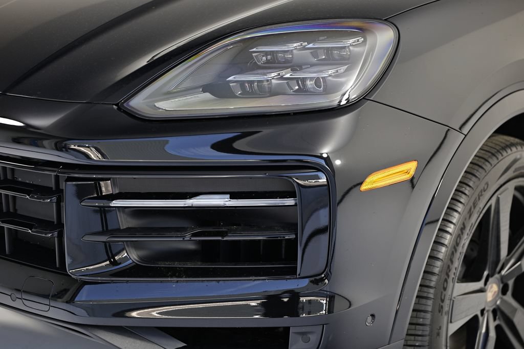 New 2026 Porsche Cayenne Coupe AWD/4WD image 11