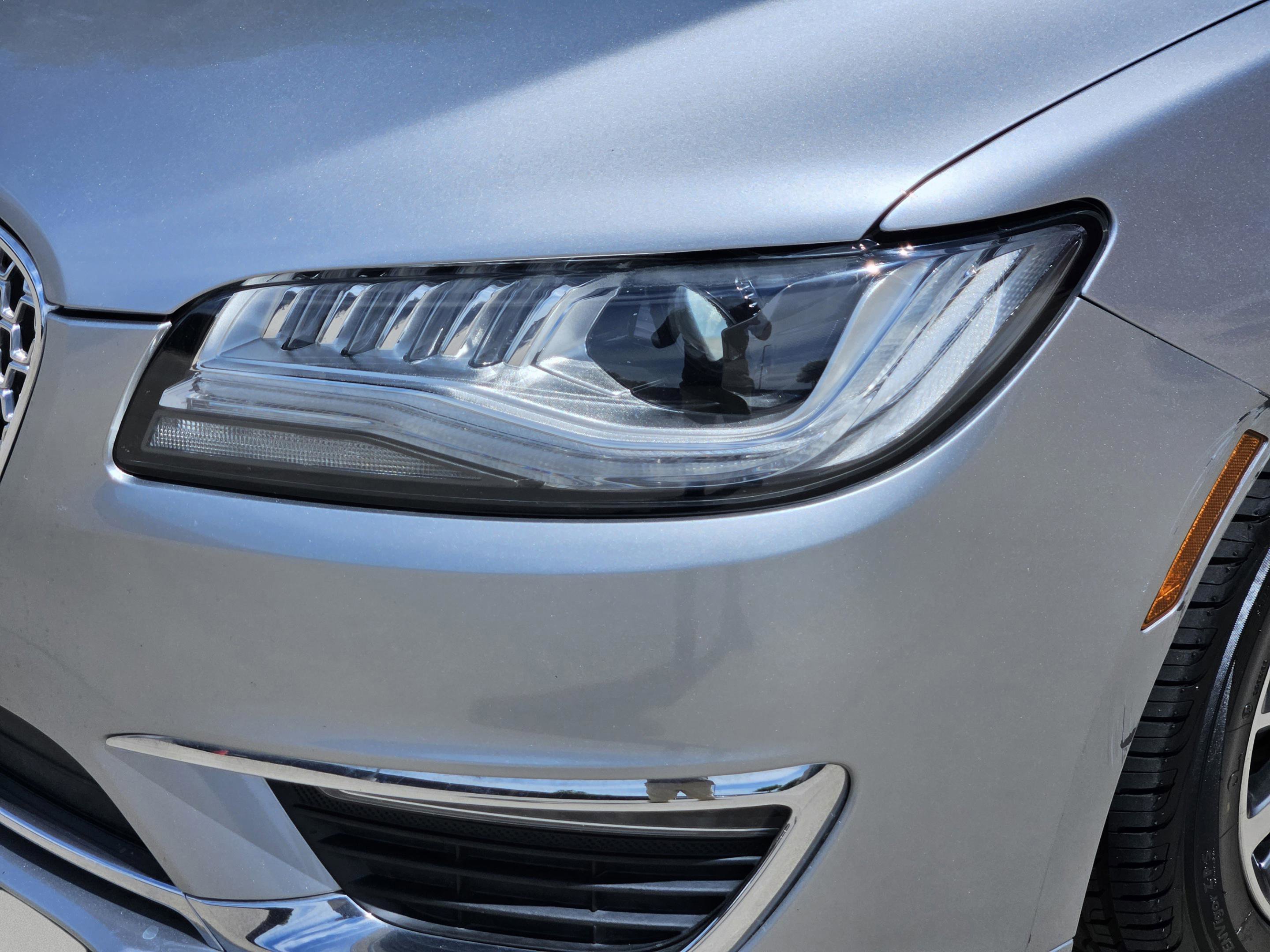 Used 2020 Lincoln MKZ w/ Convenience Package image 27