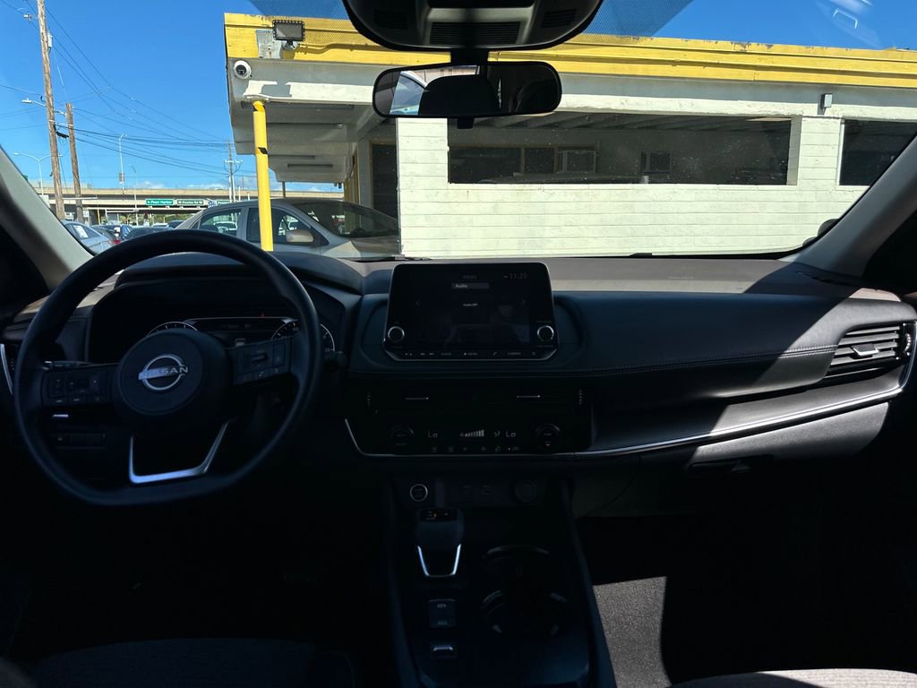 Used 2022 Nissan Rogue SV image 14