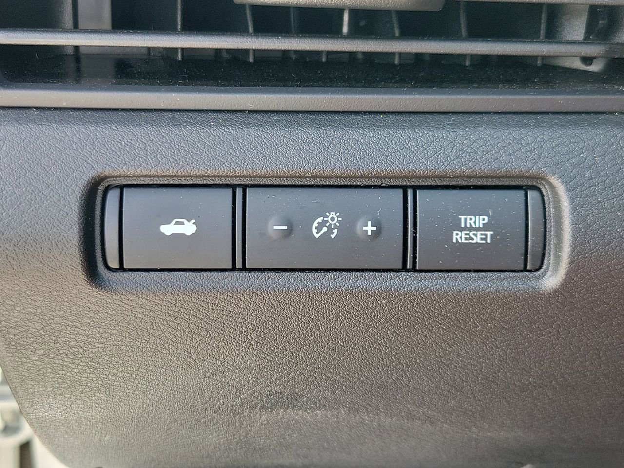 Used 2025 Nissan Altima 2.5 SV image 29