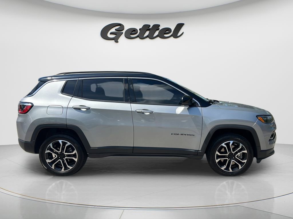 Used 2024 Jeep Compass Limited AWD/4WD image 3