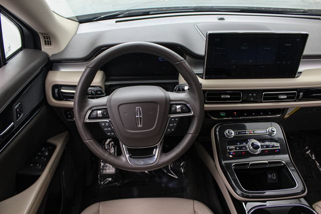 Used 2023 Lincoln Nautilus AWD w/ Premium Package image 23