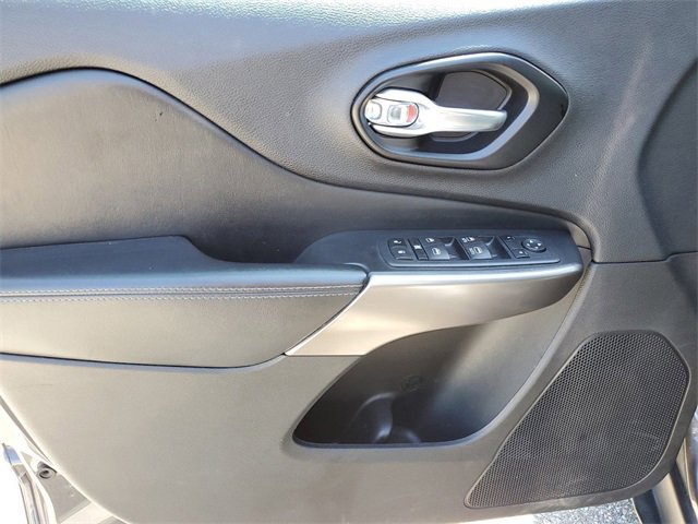 Used 2021 Jeep Cherokee Latitude Plus image 21