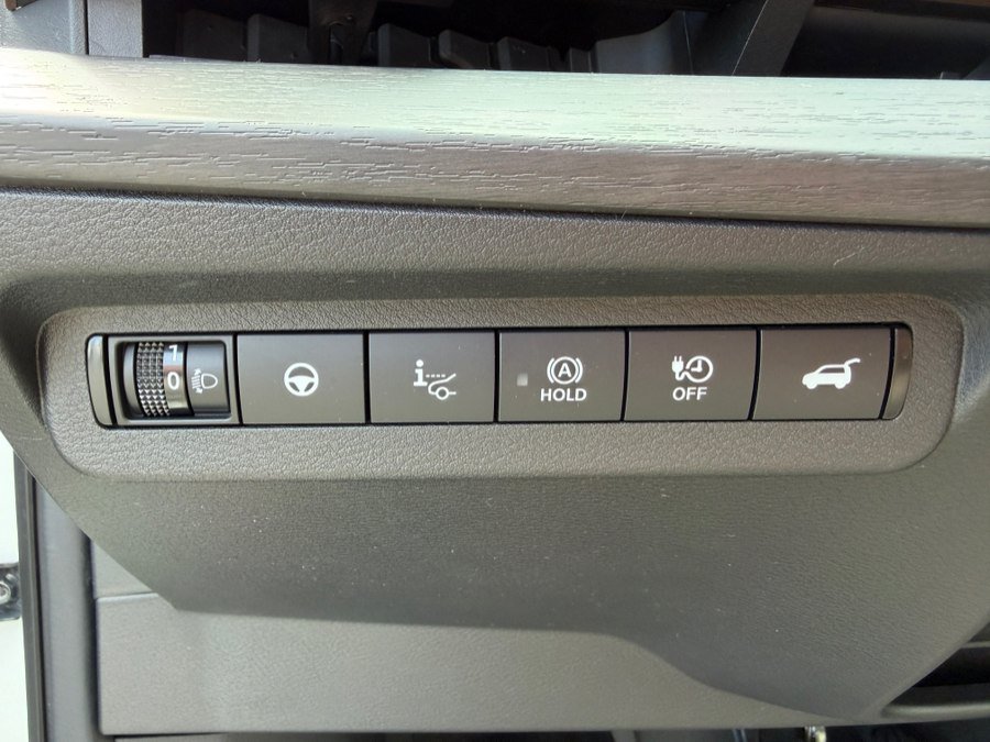 Used 2024 Nissan Ariya AWD image 16