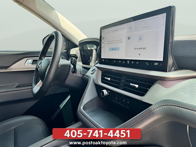 Used 2025 Ford Explorer Active w/ Active Comfort Package AWD/4WD image 26