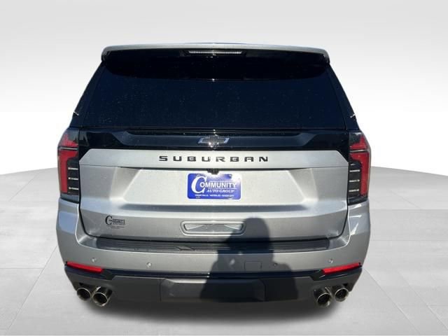 Used 2025 Chevrolet Suburban Z71 image 5