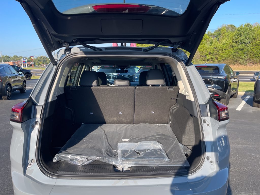 New 2026 Nissan Rogue Dark Armor AWD/4WD image 9