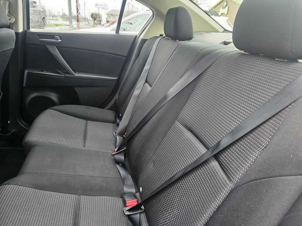 Used 2013 MAZDA MAZDA3 i SV w/ Convenience Pkg image 21