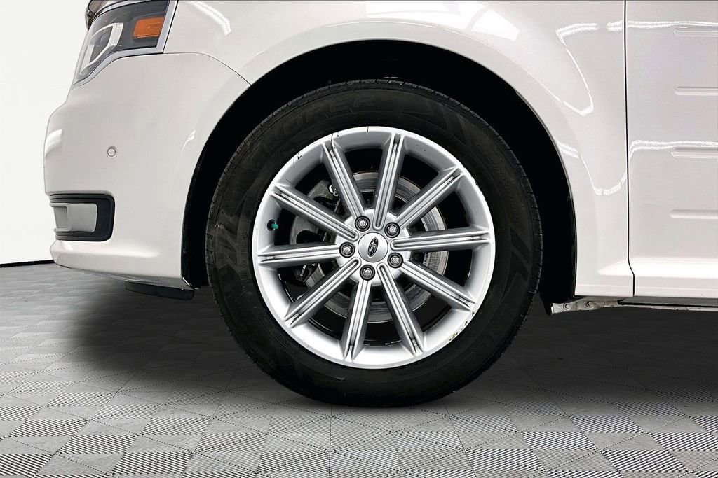 Used 2018 Ford Flex Limited w/ Equipment Group 301A FWD image 9