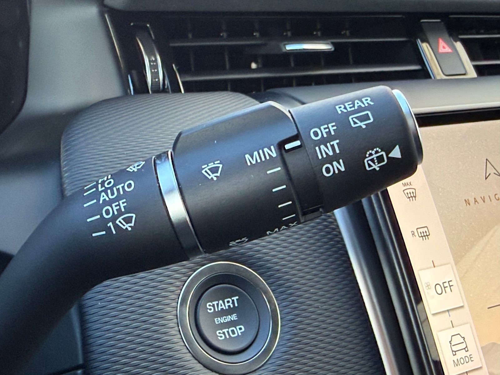 New 2026 Land Rover Discovery Sport Landmark image 15