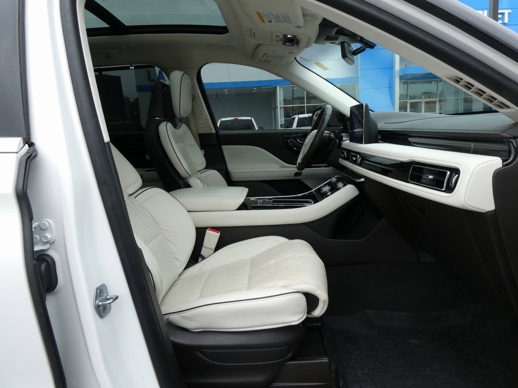 Used 2023 Lincoln Aviator Black Label Grand Touring w/ Class IV Trailer Tow Package image 13