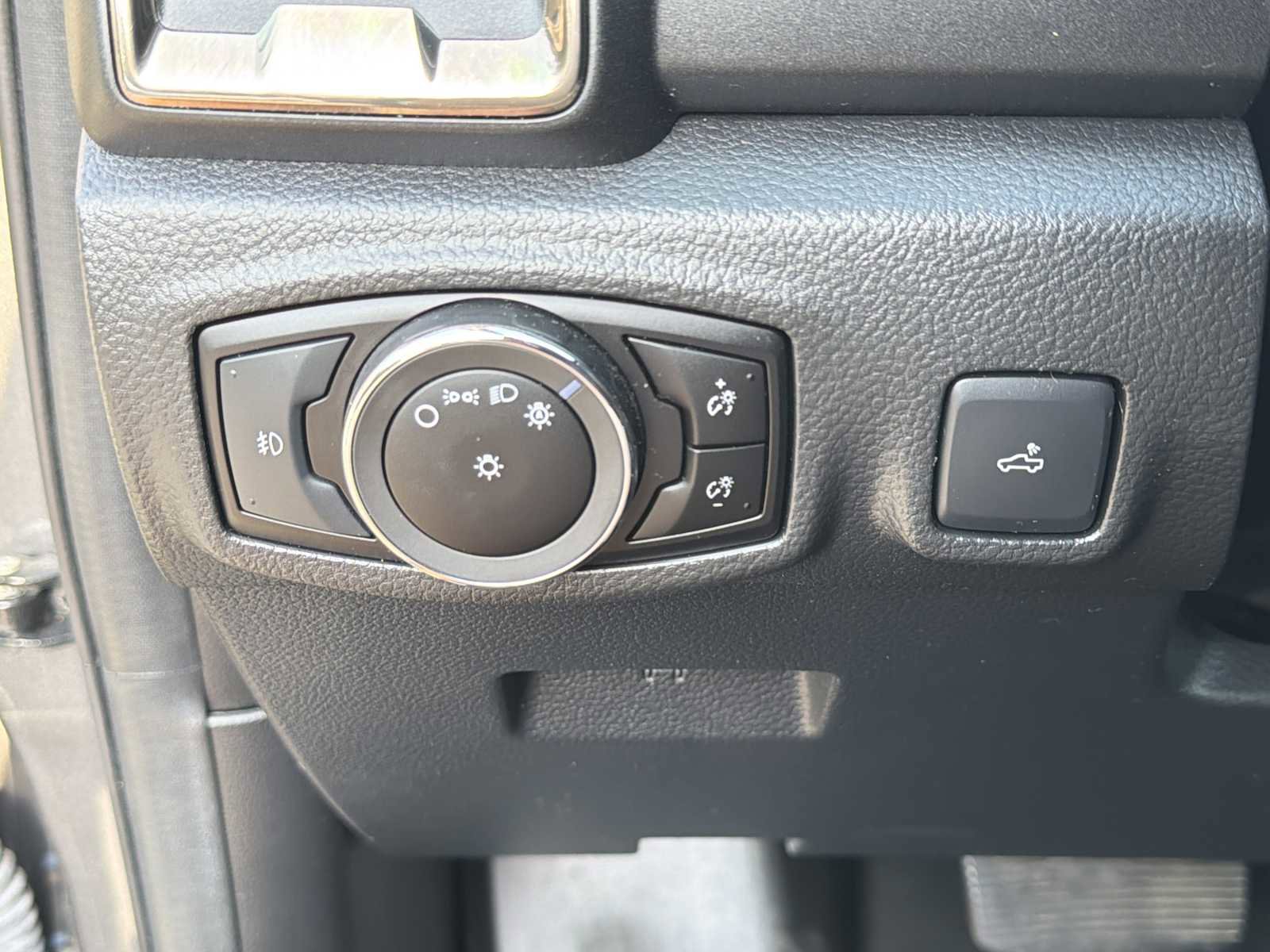 Used 2023 Ford Ranger Lariat w/ Tremor Off-Road Package AWD/4WD image 17