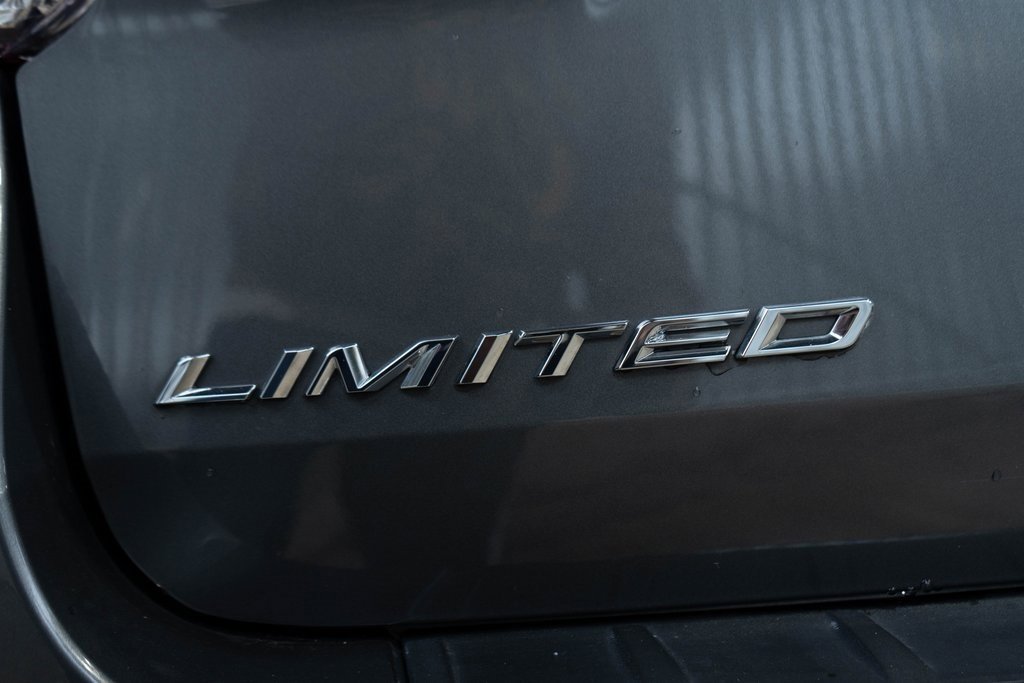 Used 2023 Ford Explorer Limited image 18