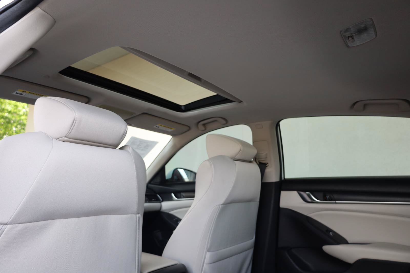 Used 2019 Honda Accord EX image 22